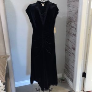 JONATHAN MARTIN Black Velvet Dress size 10